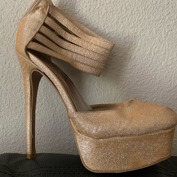 Shoes - Like New